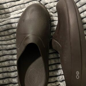 OOFOS Women's Shoes in Dark Brown